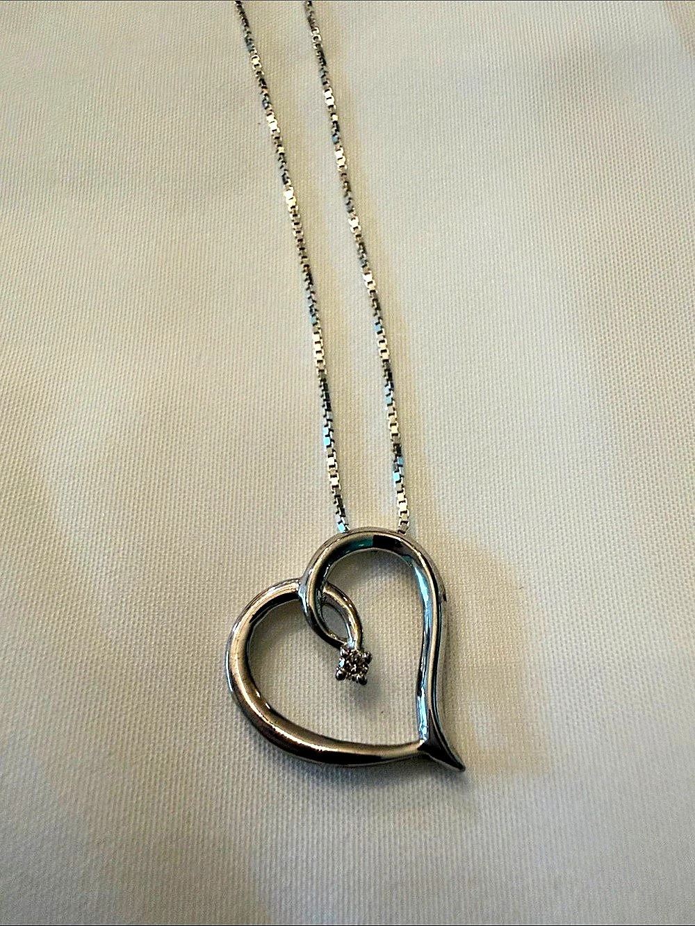 SS Box Chain diamond chip  heart Pendant Necklace Silver Heart Pendant Necklace